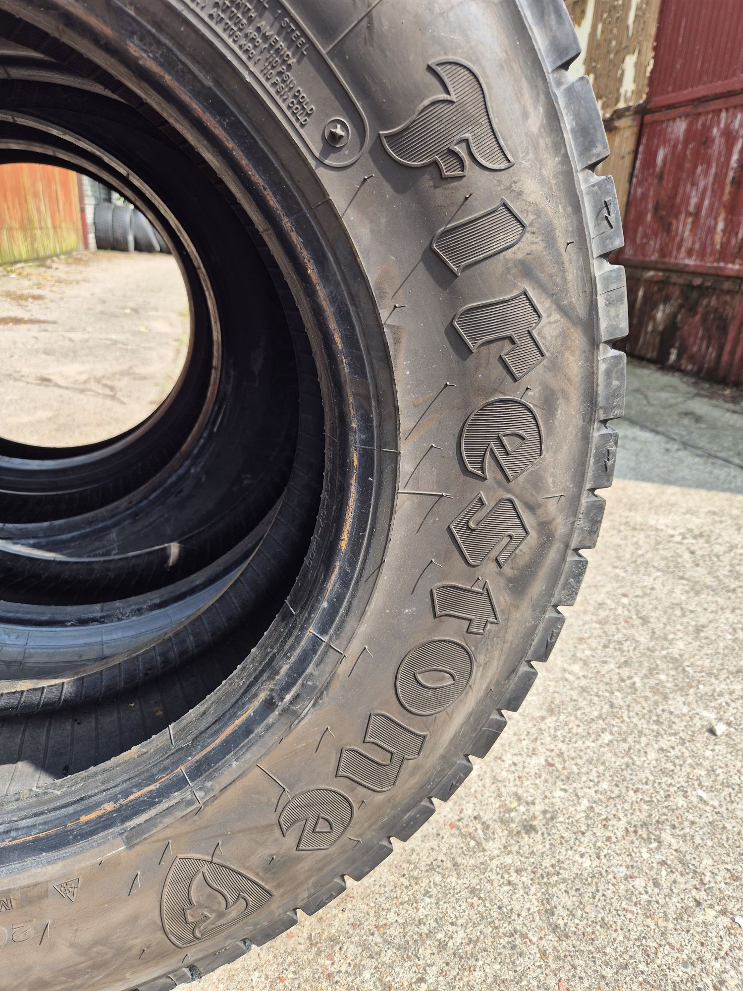 Opony 265/70r19.5