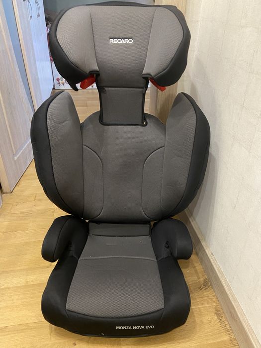 Автомобільне крісло Recaro monza nova