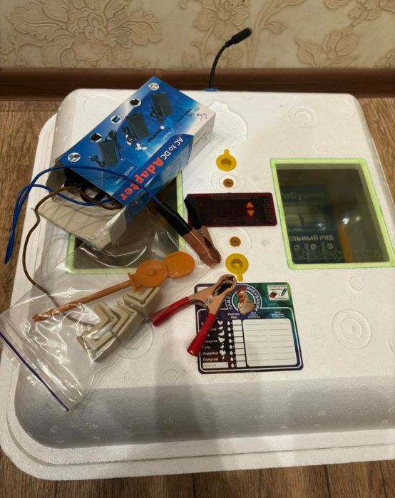 Инкубатор Рябушка 70 яиц,механический переворот  220/12в