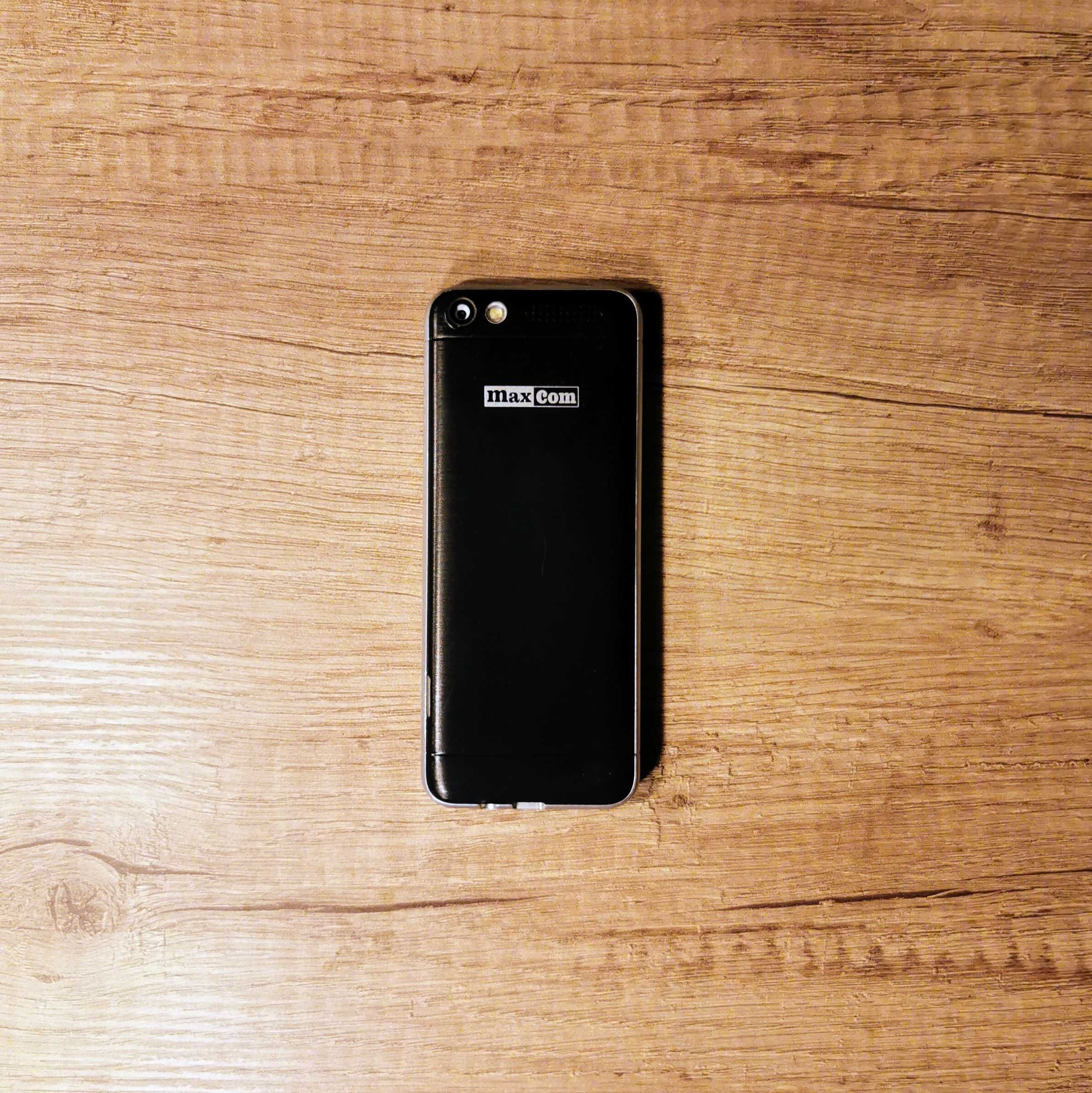 MaxCom MM136 - prosty i niezawodny telefon komórkowy