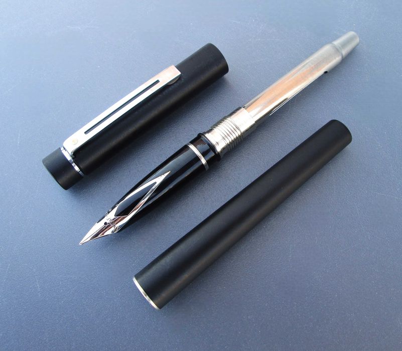 1980 Caneta de Tinta Permanente SHEAFFER Targa 1002 MATTE BLACK - USA