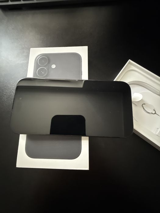 iPhone 16 128GB Black