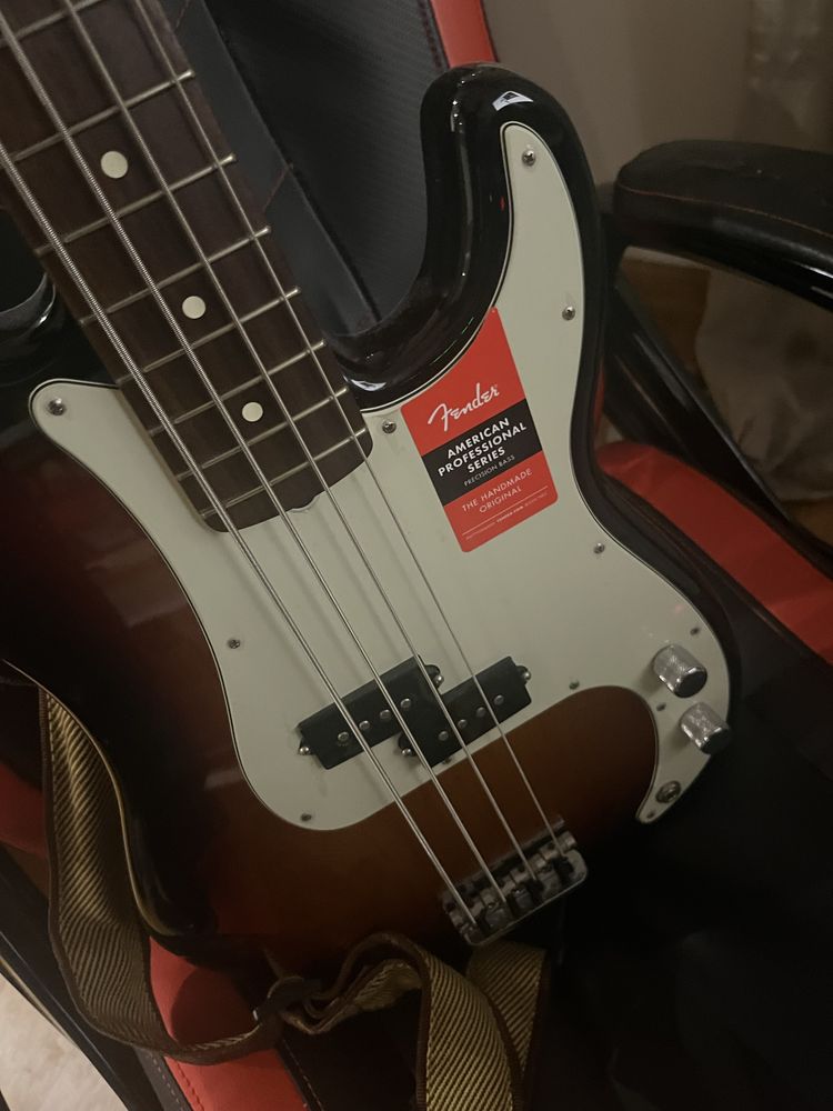 Baixo fender am pro precision