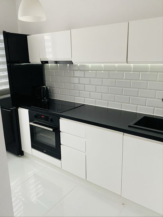 Duża Kawalerka 36m w centrum z osobną garderobą i miejscem parkingowym