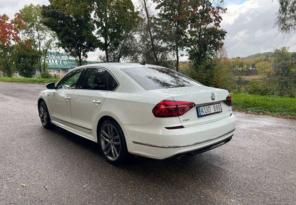 Volkswagen Passat 2017 року