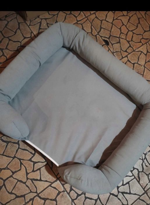 Amazon Basics kojec dla psa odcienie szarości 51 cm x 63,5 cm