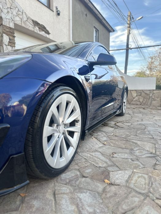 TESLA MODEL 3 2022 м/р | LFP | Тепловий насос | Обвіс | R19