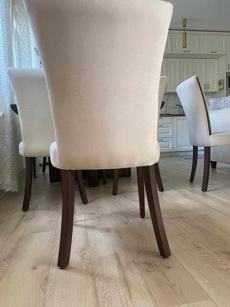 Stół dębowy z krzesłami