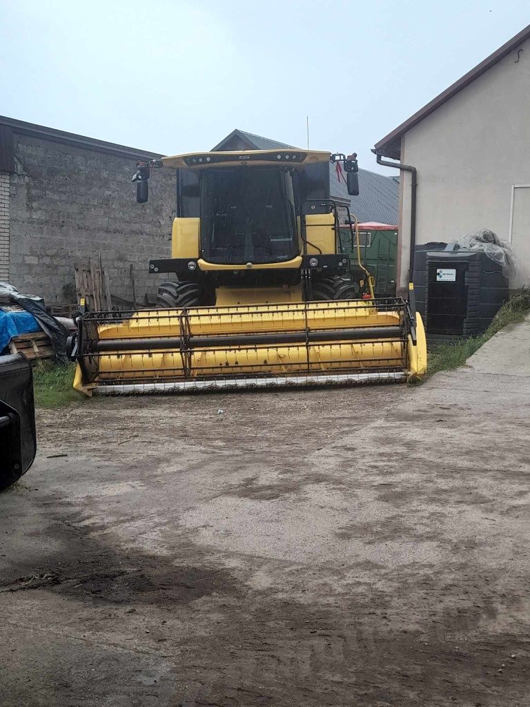 Usługa zbioru  zboza rzepaku oraz kukurydzy