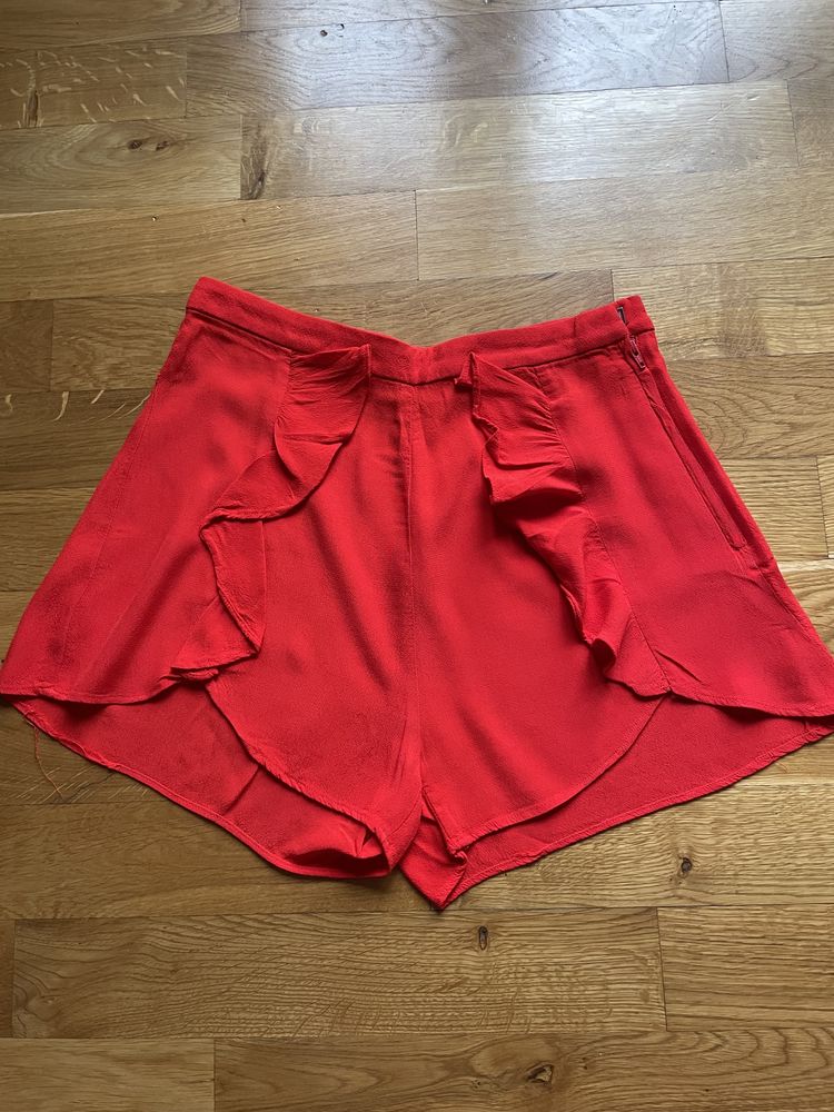 Czerwone krótkie spodenki H&M