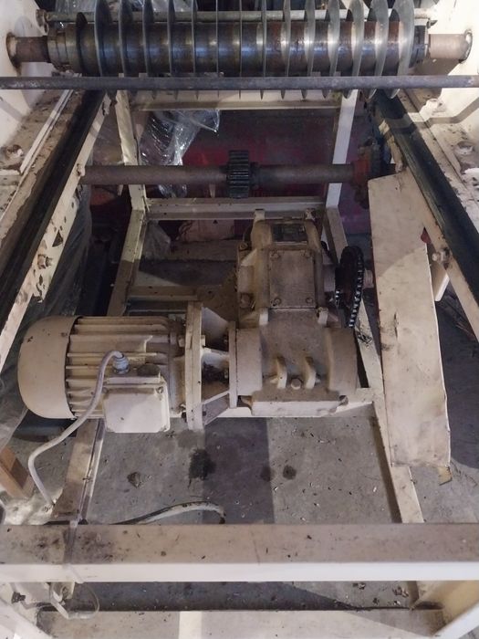 Silnik z przekładnia waga około 50 kg