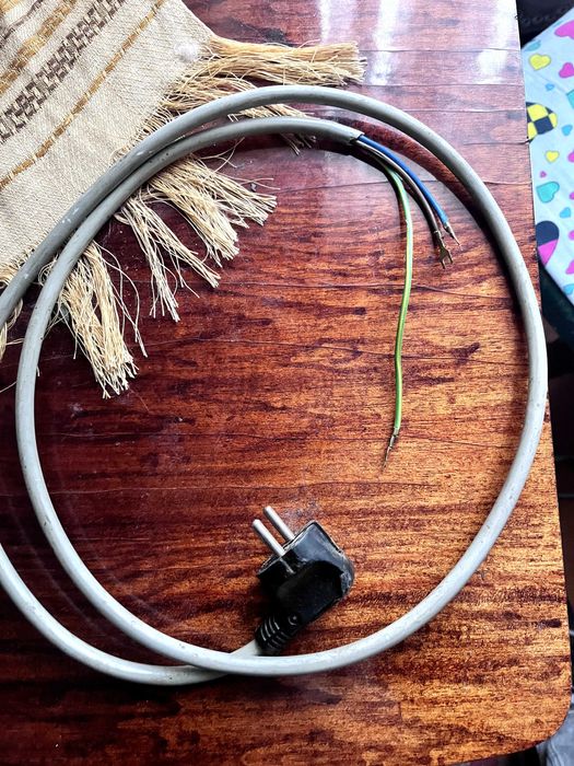 Кабель живлення до пральної машинки або іншої техніки