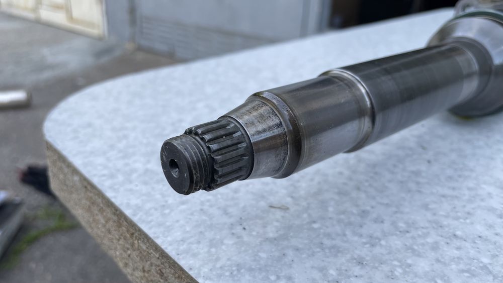 Вал вертикальный Yamaha, высота L 68V-45501-10-00