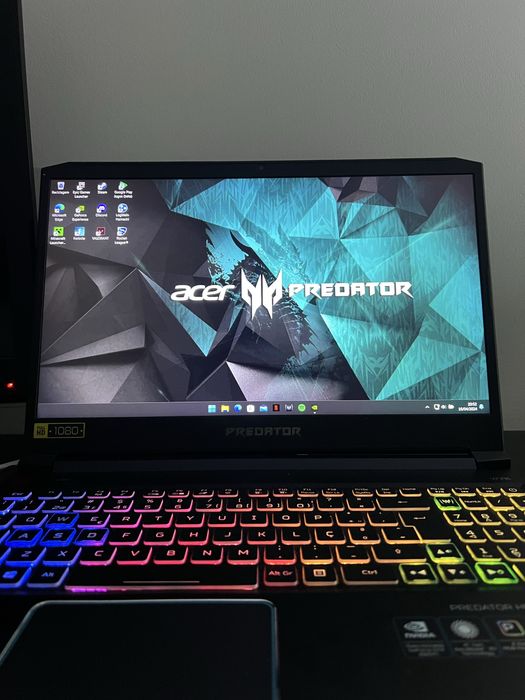 Predator Helios 300 + Rato Razer + Fones