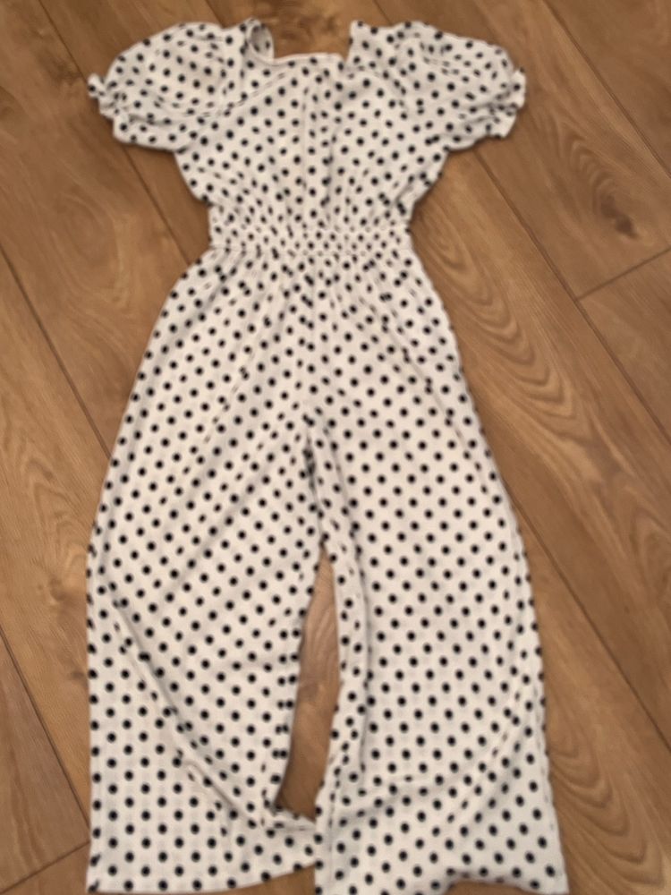 Kombinezon zara w grochy 134 idealny