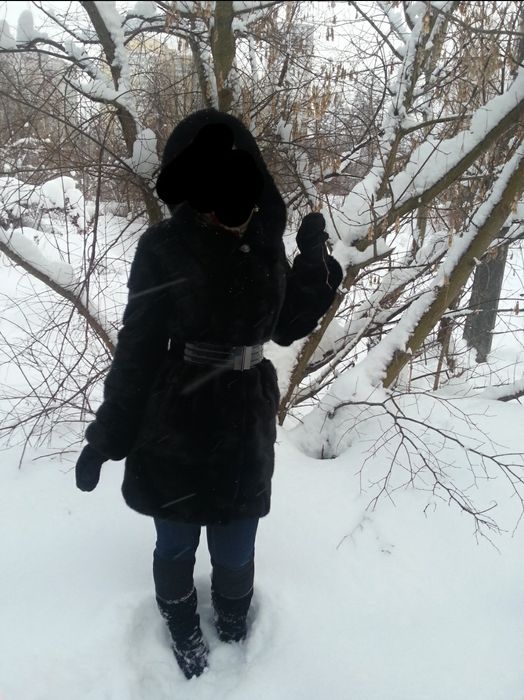 Норковая шуба черная поперечка с капюшоном норка