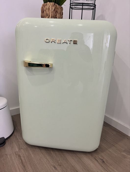 Frigorifico create verde e dourado