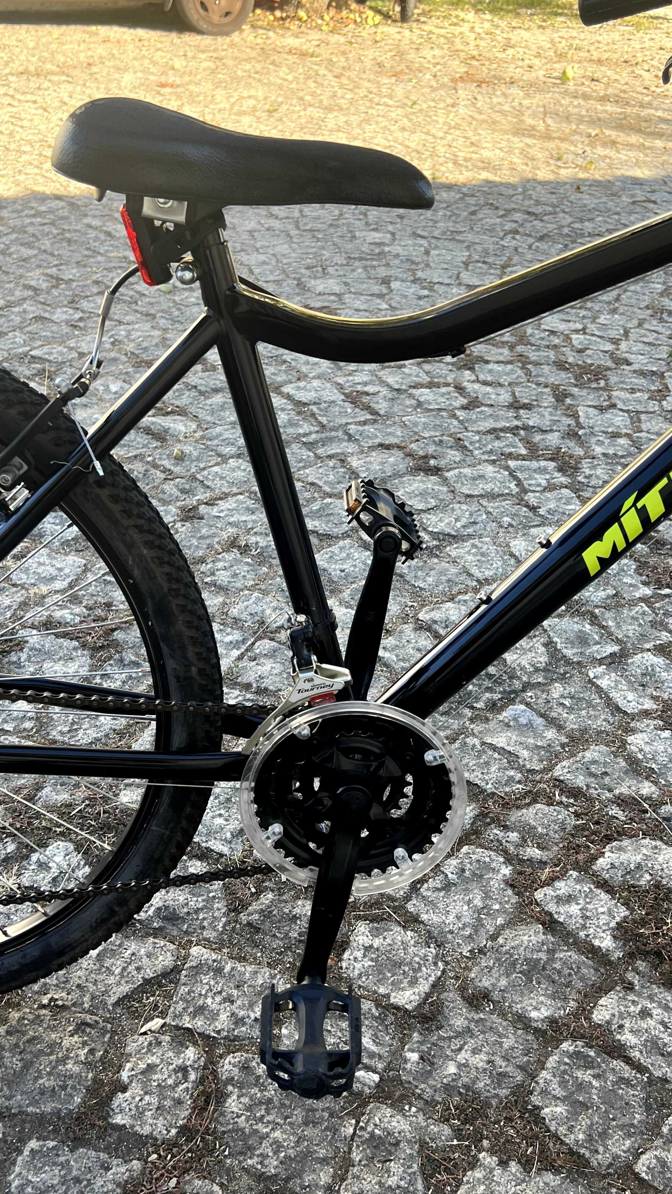Neatly used City Bicycle