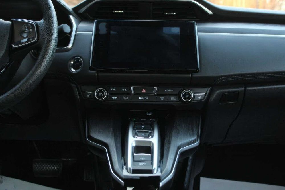 Honda Clarity Hybrid Plug-In      2018