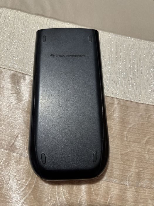 Calculadora científica TEXAS TI - 84 Plus (como nova)