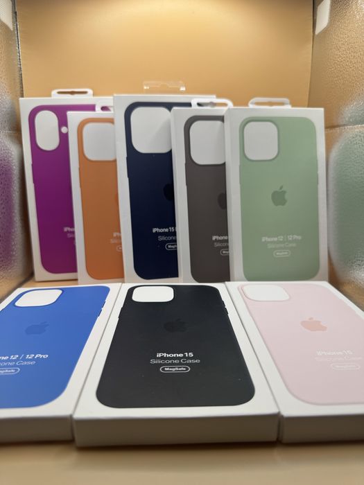 Чохли Silicone Case MagSafe для iPhone 16 Pro Max 15 13