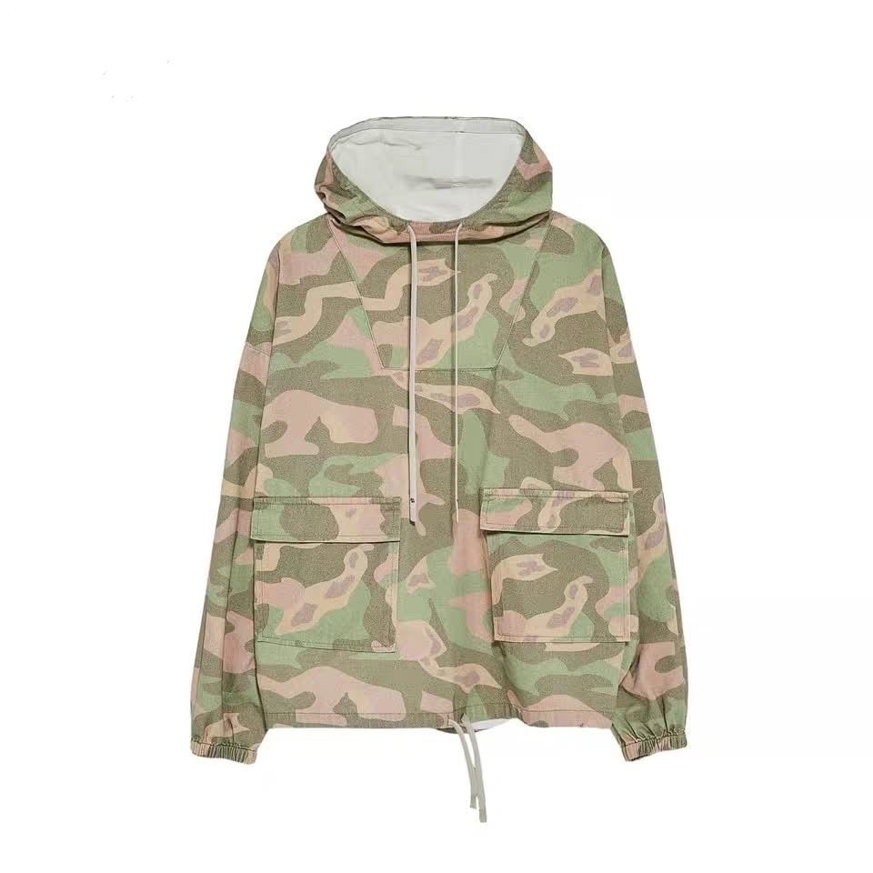 Męska przejściowa kurtka kangurka z kapturem z motywem moro camo Zara