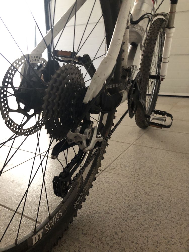 Bicicleta BTT como nova