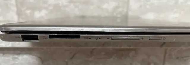 ASUS UX360C Flipbook Laptop