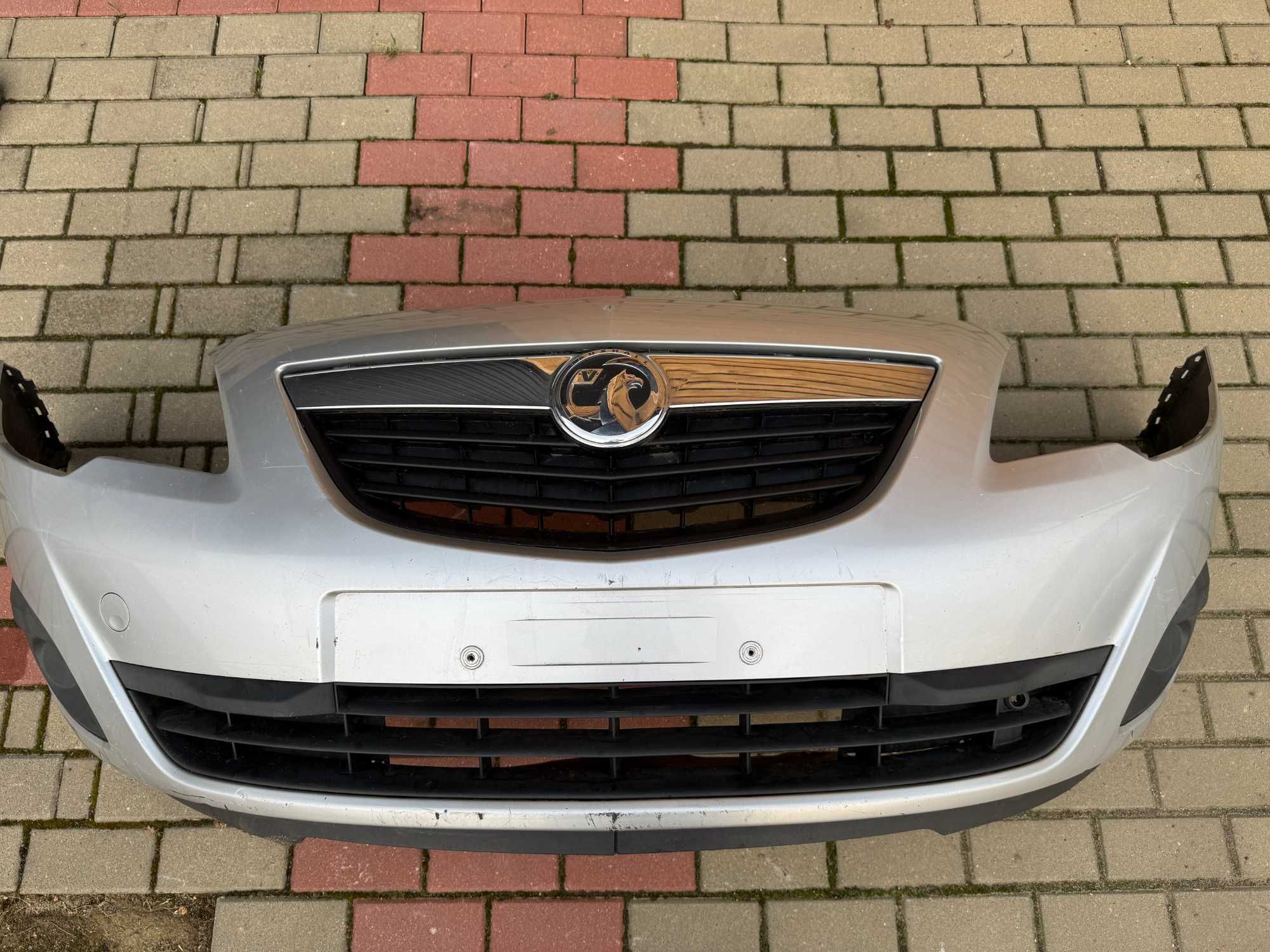 [56] Zderzak przedni Opel Meriva B 10-13r.