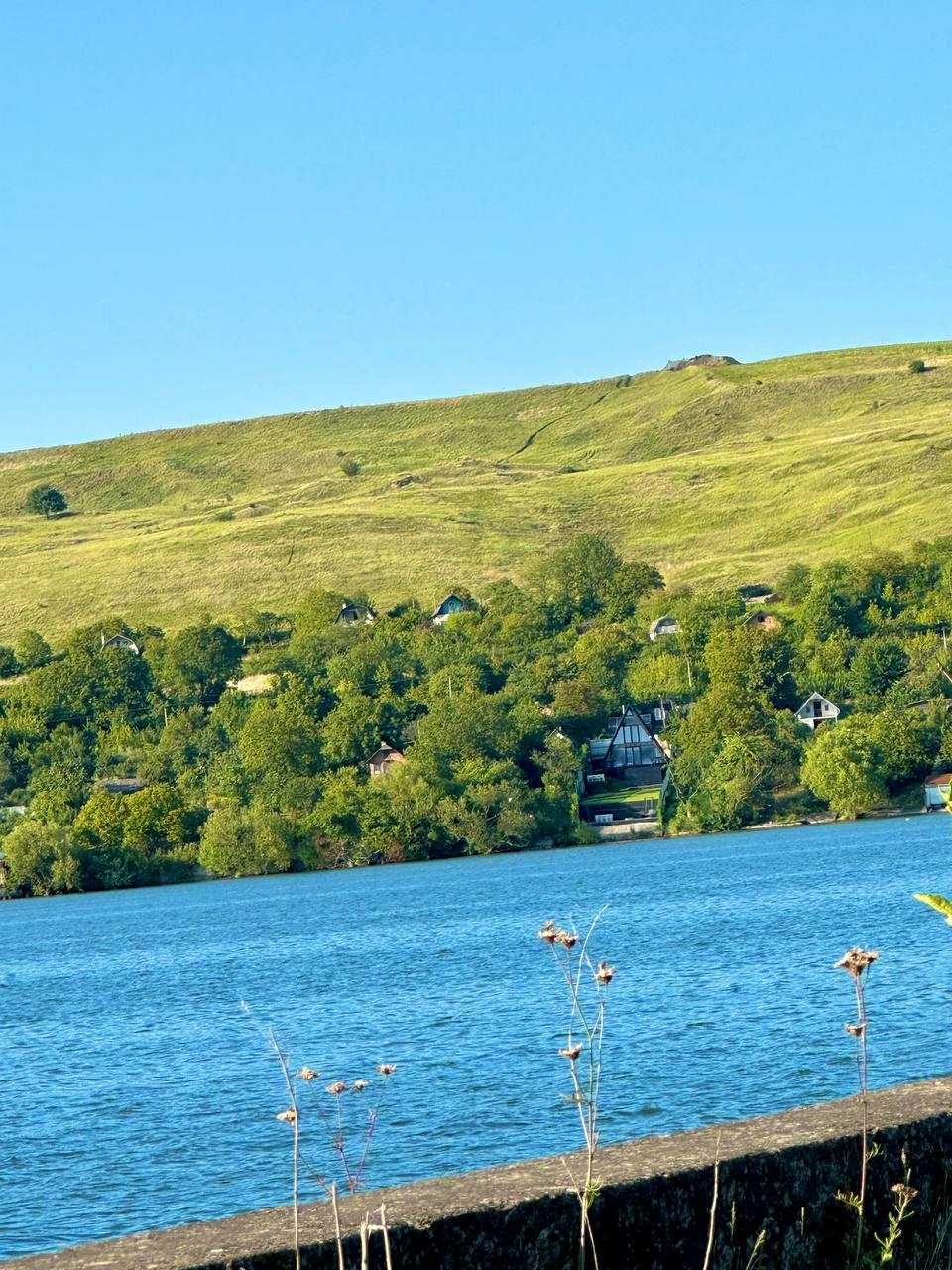 Будинок для відпочинку чи бізнесу на березі водойми_M