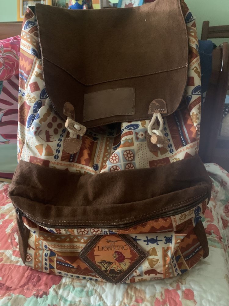 Mochila rei leão