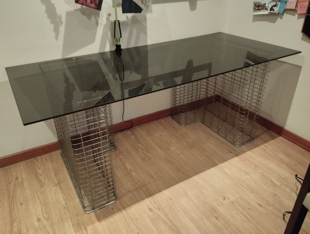 Mesa escritório em vidro e metal
