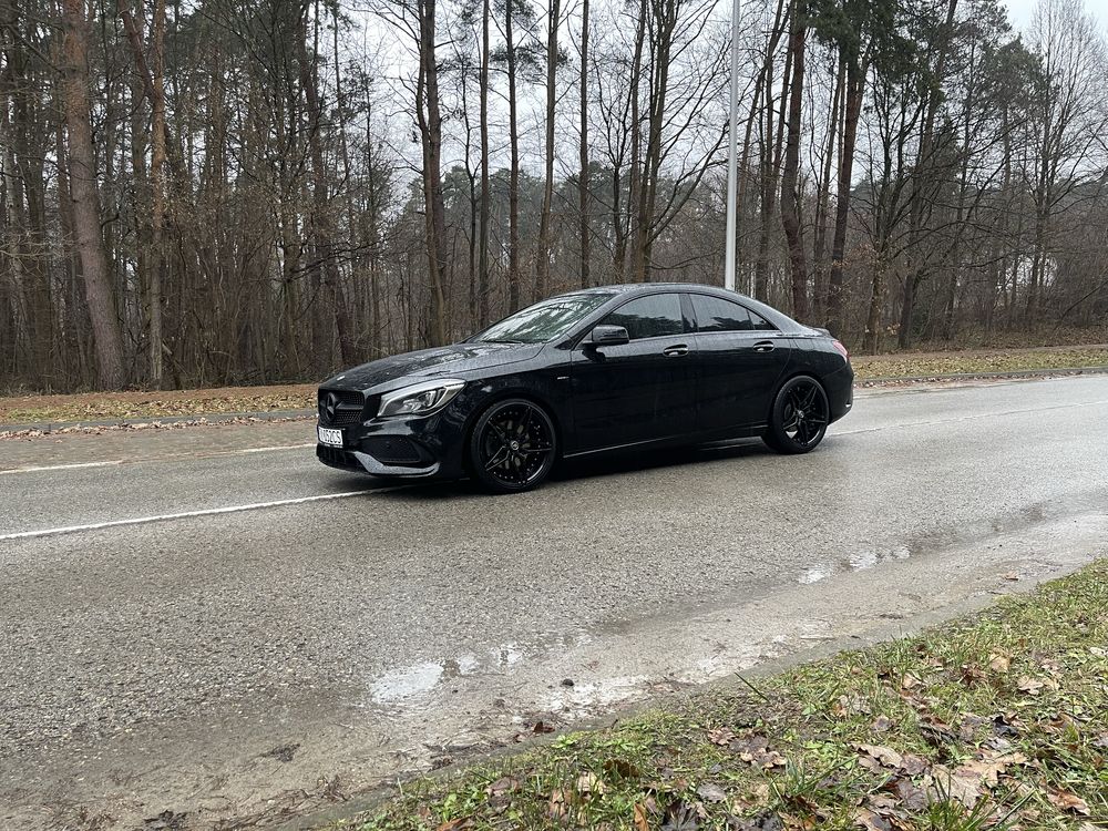 Mercedes cla250 211km czarny pakiet amg lift niski przebieg zapraszam