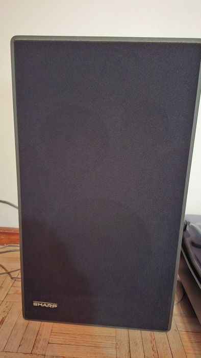 Aparelhagem de som Sharp, com gira-discos