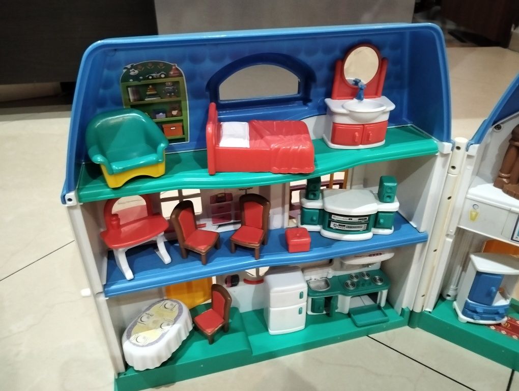 Domek do zabawy na figurki laleczki