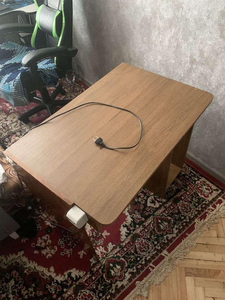 Стол компьютерный/письменный