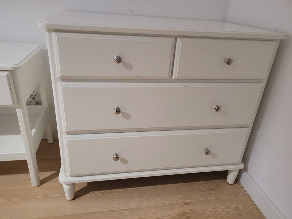 Ikea komoda 4 szuflady biala.