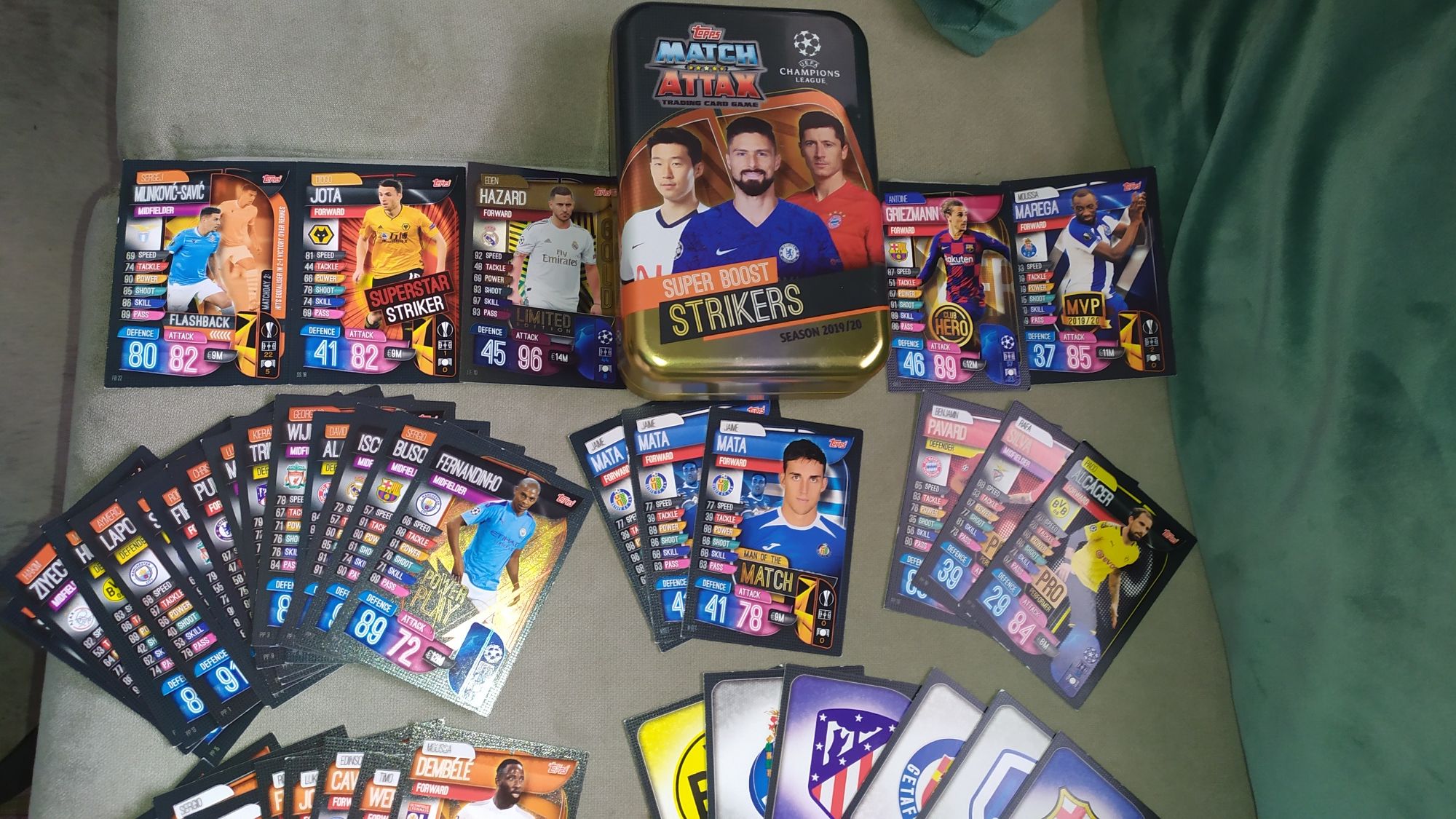 Caixa com 145 cartas MATCH ATTAX super Boost strikers season 2019/20