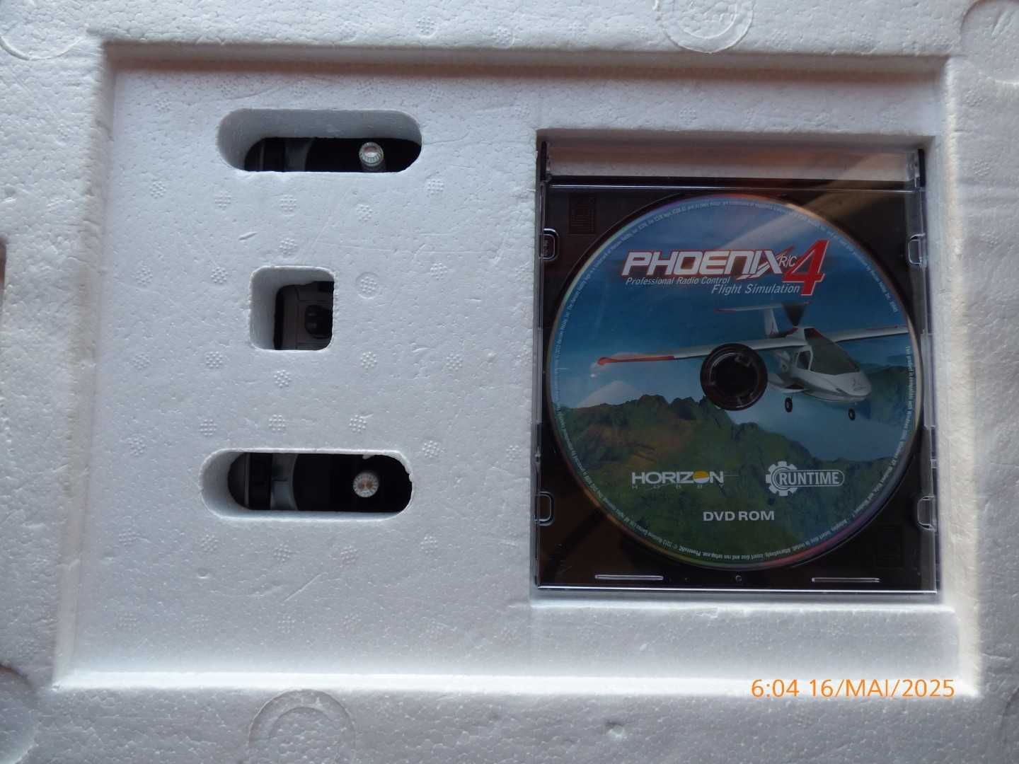 Troco-Simulador vôo profissional PhoenixR/C4;radio Spektrum DX5e;