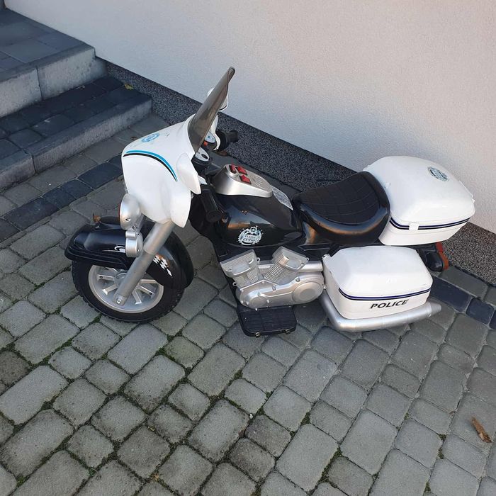 Motor policyjny na akumulator
