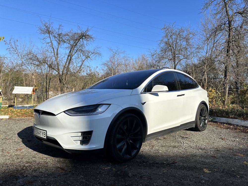 Tesla model X 100 long range plus