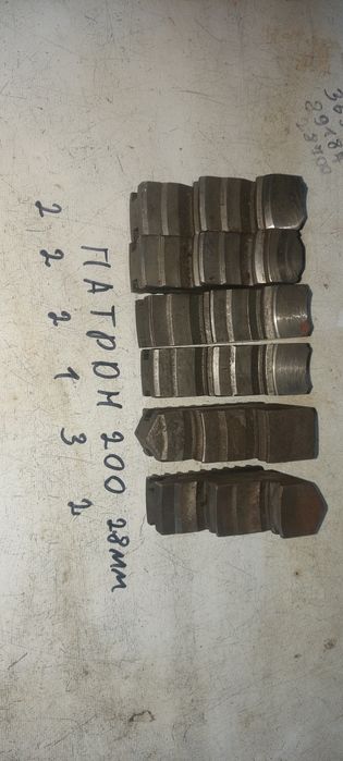 Люнети  на токарний станок. Та кулачки токарні до токарних патронів