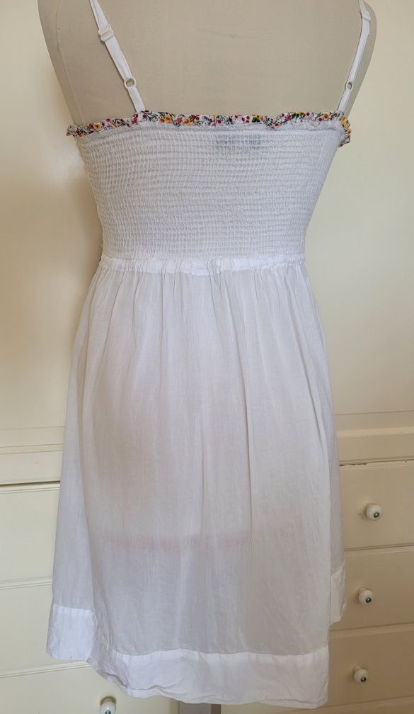 Biała elastyczna cienka sukienka oversize