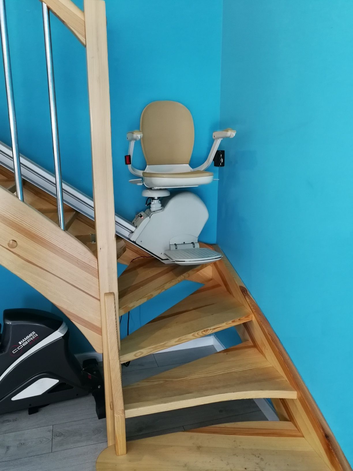 Winda schodowa krzesełko schodowe winda dla niepełnosprawnych