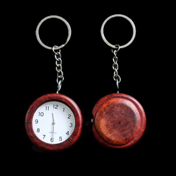 Lindos relógios feitos á mão