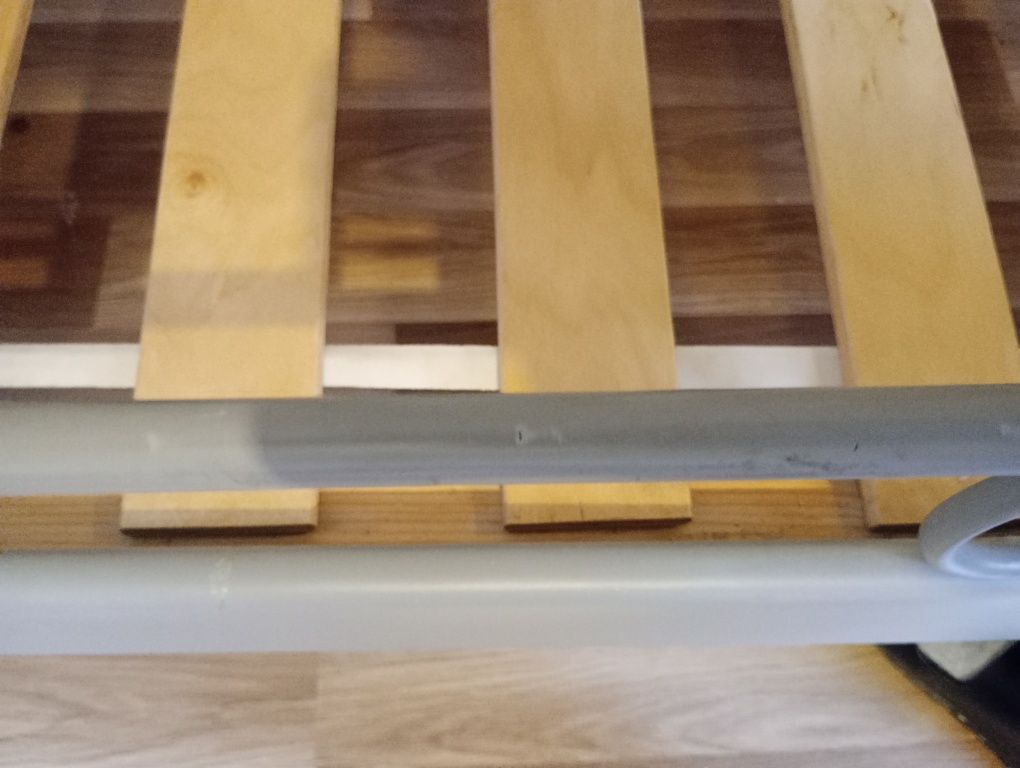 Łóżko dla dziewczynki 90/200 IKEA ze stelażem