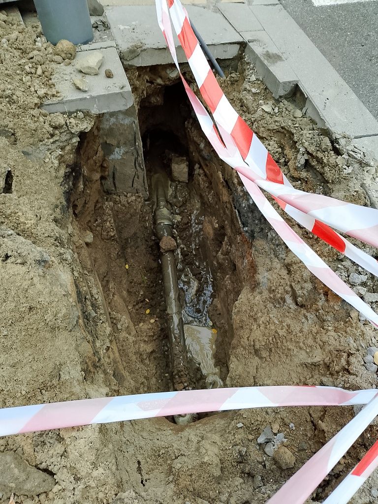 Przewiert sterowany,przecisk kretem po drogami