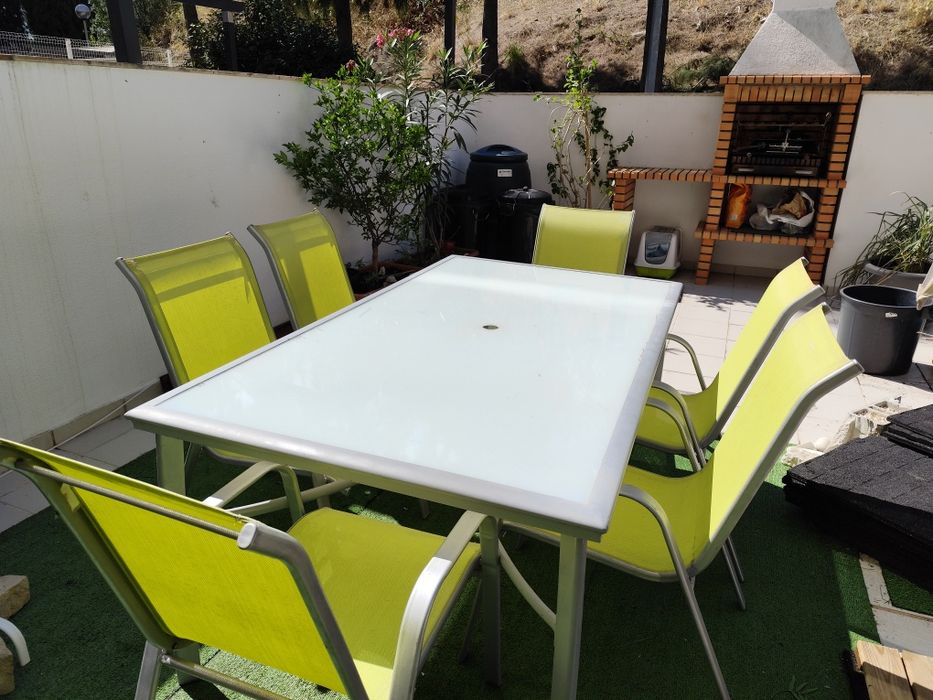 Conjunto Mesa e 6 Cadeiras de jardim/terraço