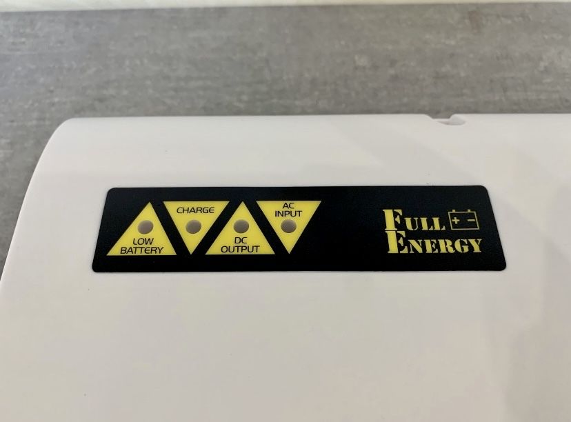 Бесперебойник 12В под 18Ач ИБП для роутера видеонаблюдения BBGP-1210