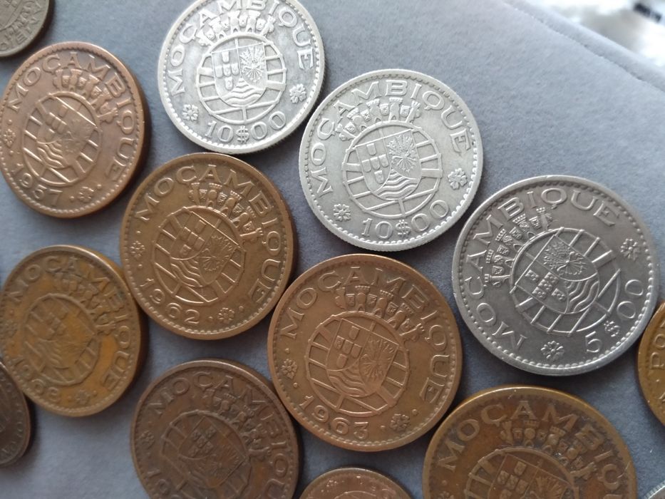 Lote de moedas de Moçambique